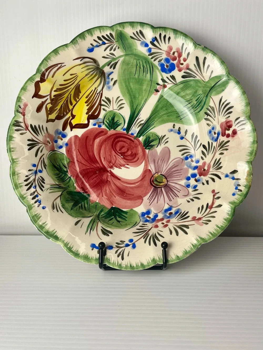 Nove Rose Hand Painted Italian Majolica Serving Bowl 11.5”
